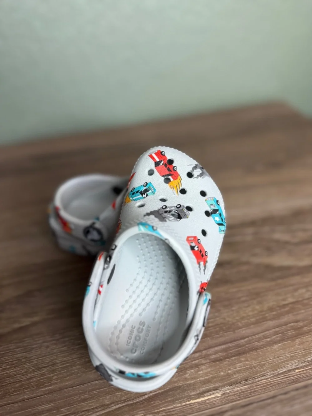 CROCS